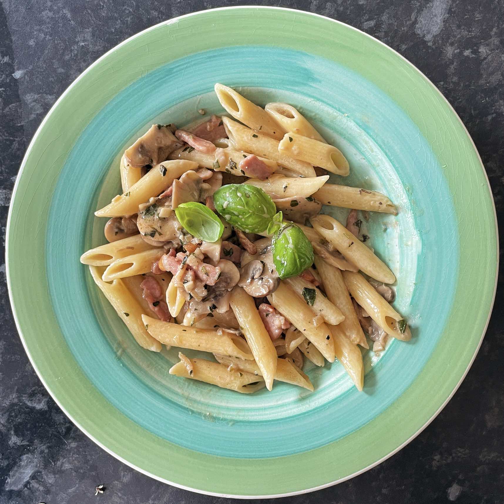 Quick and Easy Italian Mushroom & Bacon Pasta Recipe - The Reluctant ...