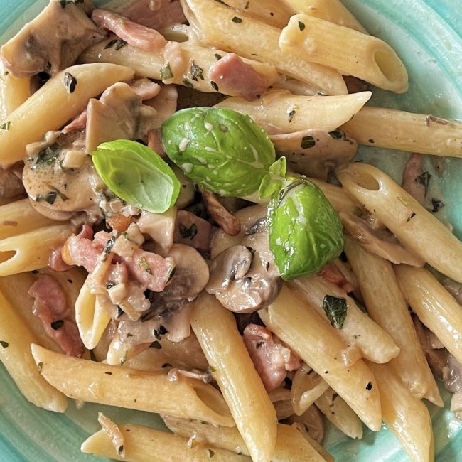 Italian-Creamy-Mushroom-&-Bacon-Pasta