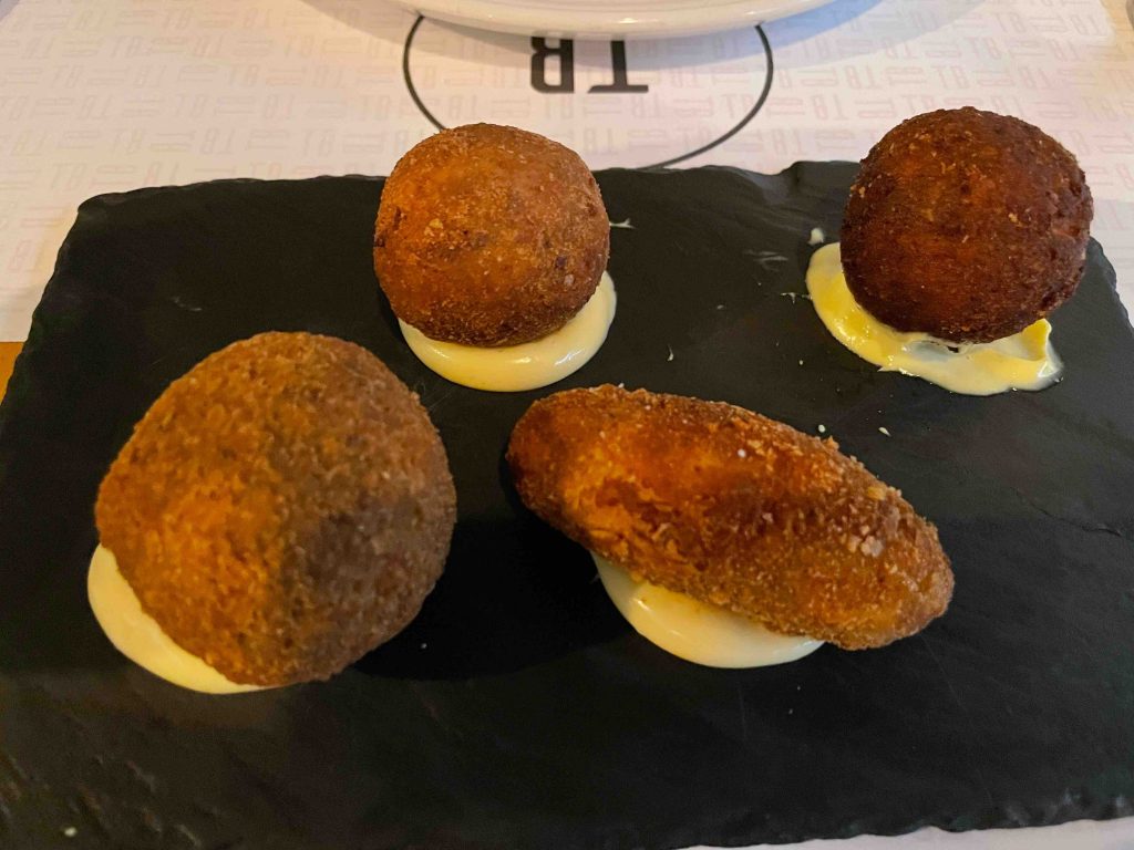 Tapo Bucho Croquettes Lisbon