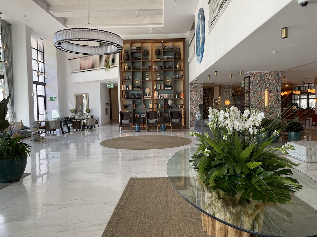 Hotel Fariones Lobby